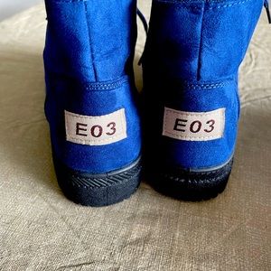 Women’s suede/leather boots.   Navy size 9.5